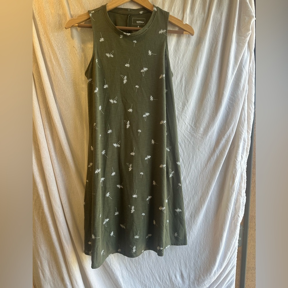 Sonoma Olive Sleeveless Top with White Accents